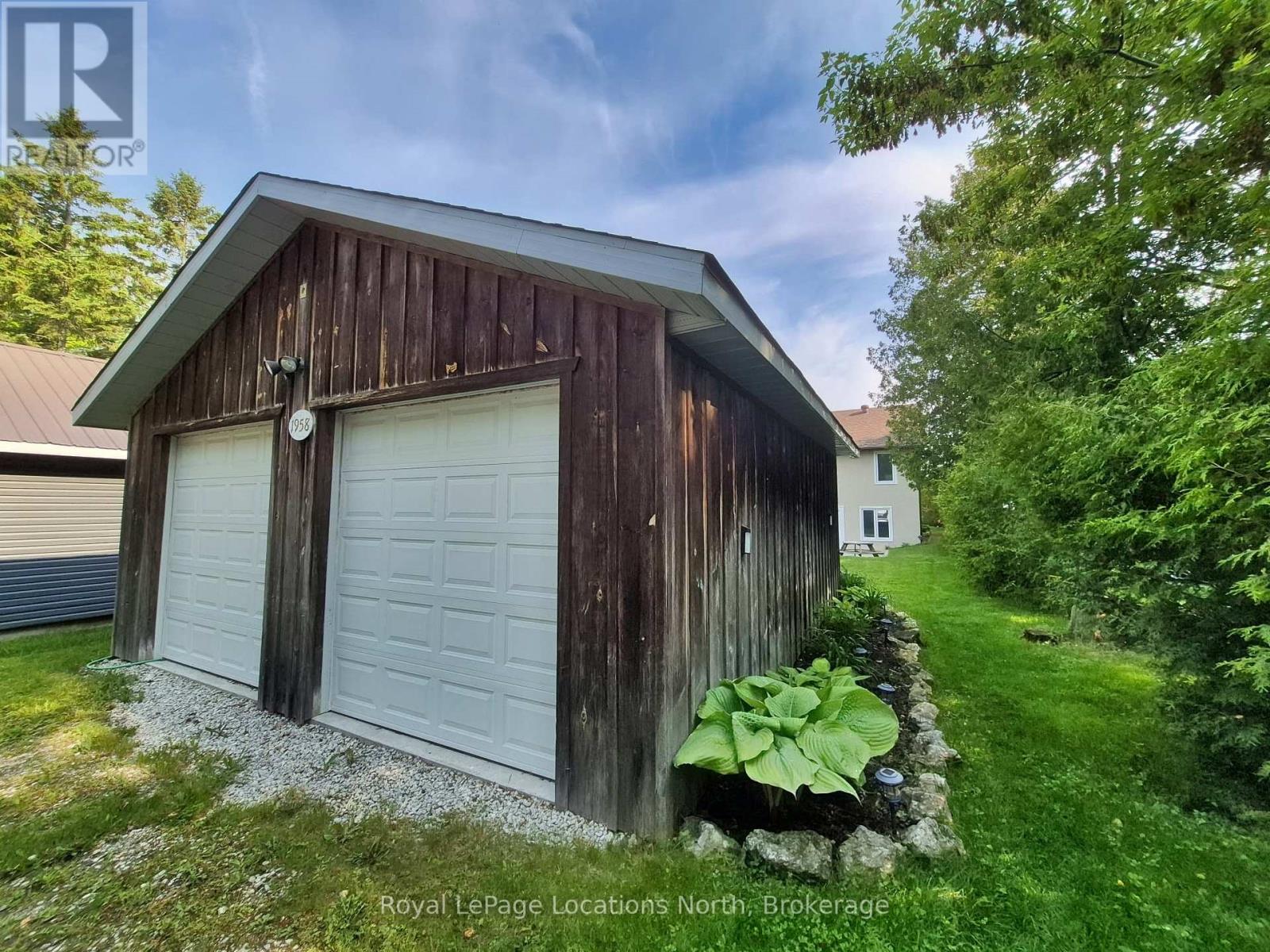 1958 Shore Lane, Wasaga Beach, Ontario L9Z 1T7 - Photo 7 - S12202590