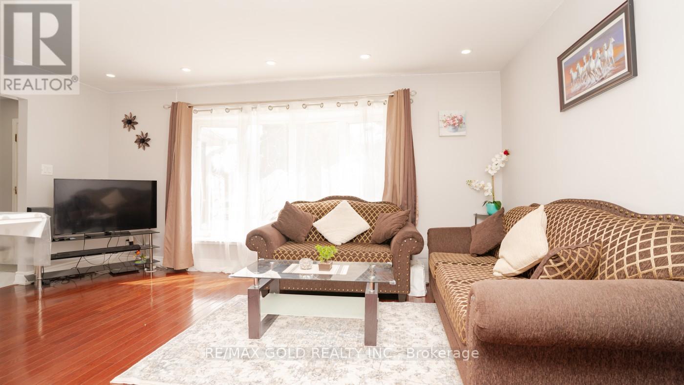 44 Dunblaine Crescent, Brampton, Ontario  L6T 3H2 - Photo 8 - W12202472