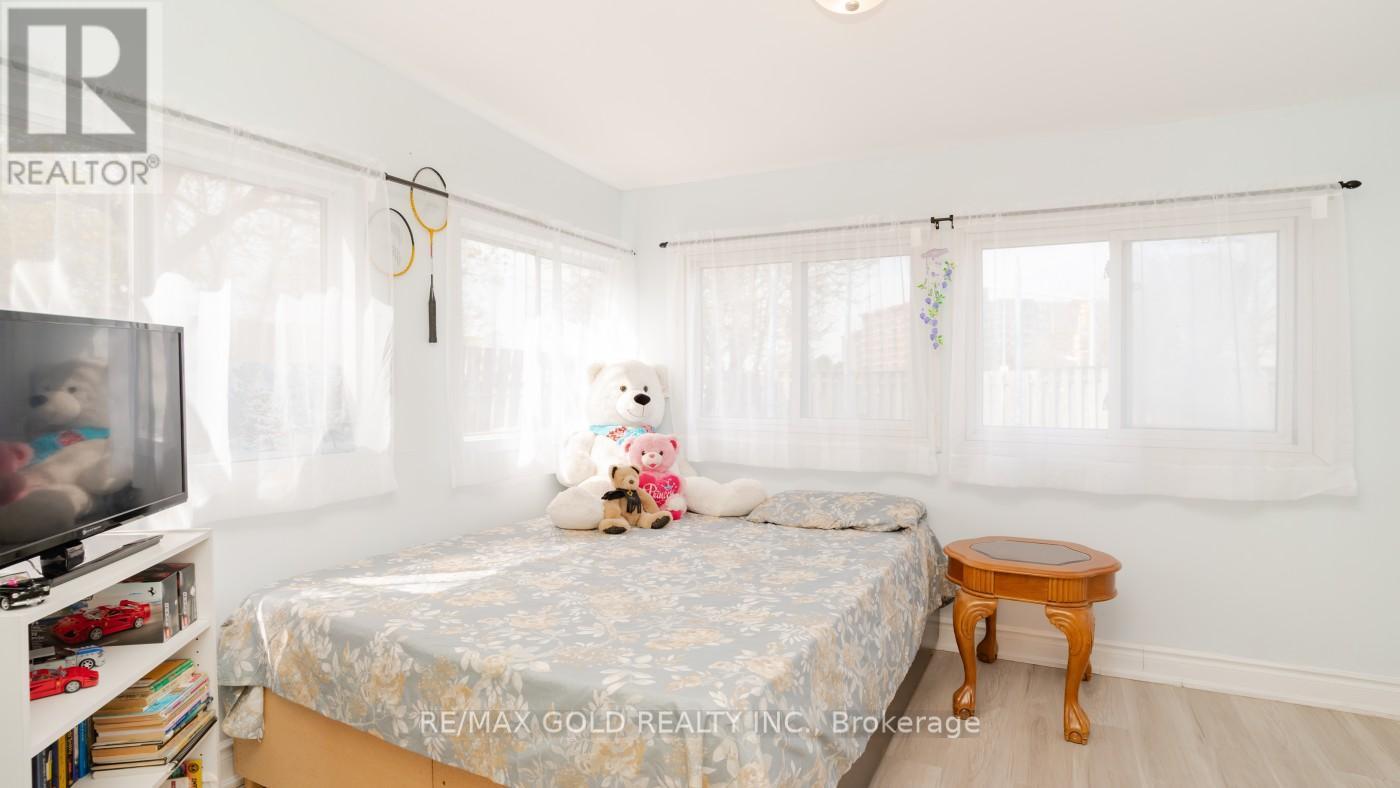 44 Dunblaine Crescent, Brampton, Ontario  L6T 3H2 - Photo 15 - W12202472