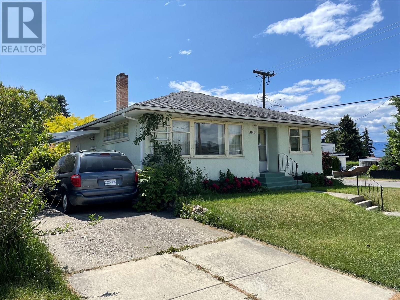 1802 35 Avenue, Vernon, British Columbia  V1T 2R8 - Photo 3 - 10350701