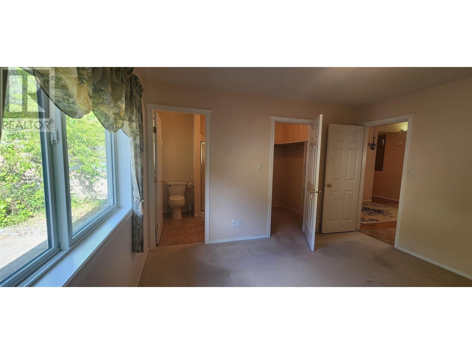 8160 Devito Drive, Trail, British Columbia  V1R 4W1 - Photo 10 - 10350706