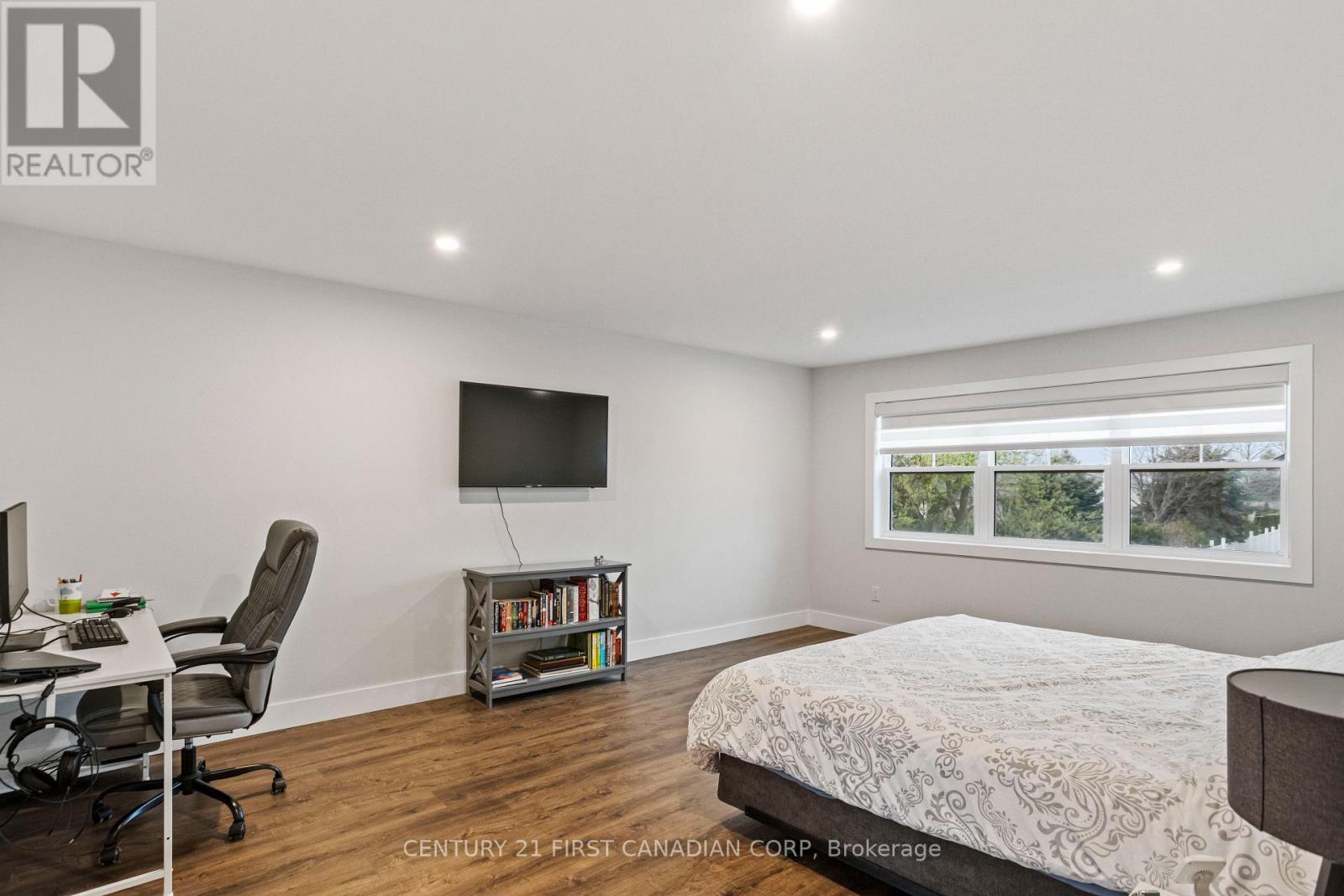 1 Helen Court, Central Elgin, Ontario  N0L 1B0 - Photo 21 - X12115099