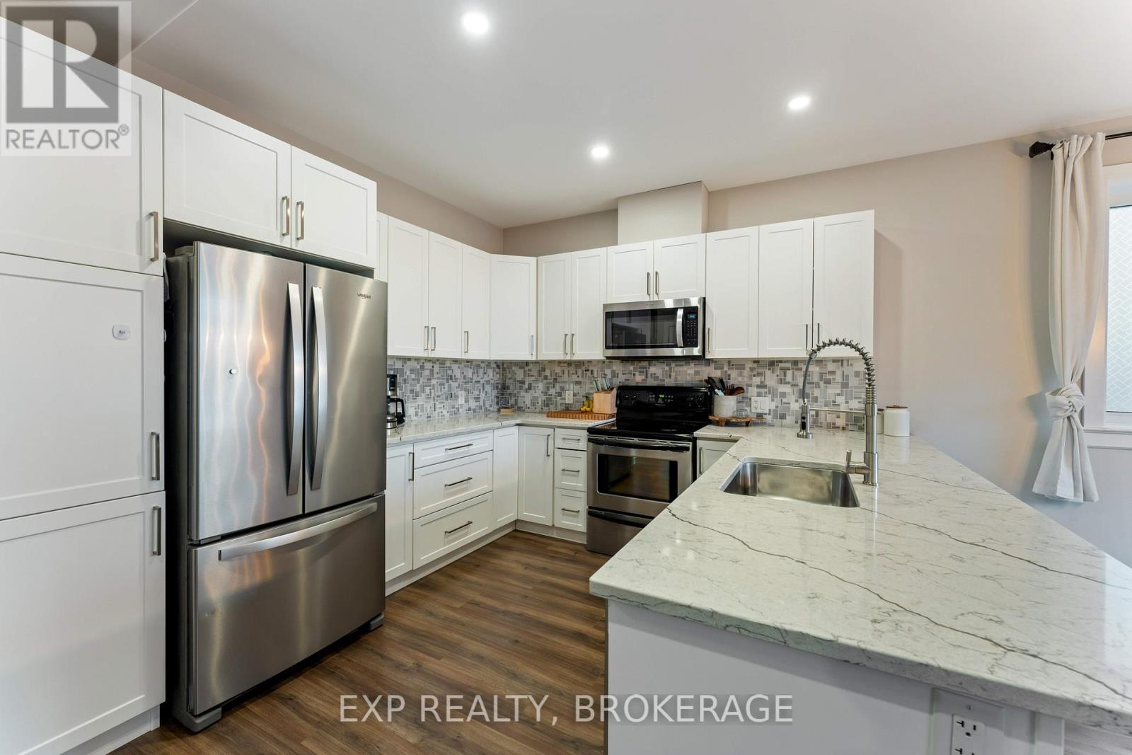 107 Hazlett Street, Loyalist (Amherstview), Ontario  K7N 0C1 - Photo 10 - X12202775
