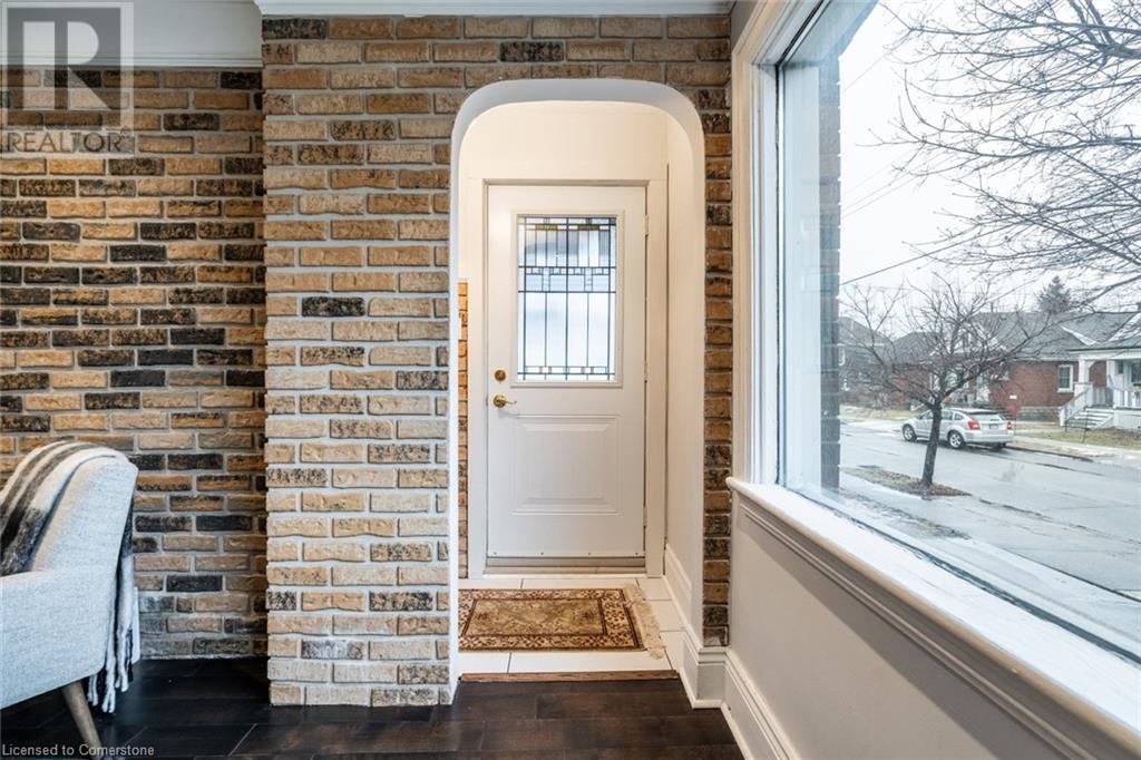 149 Weir Street N, Hamilton, Ontario  L8H 5G1 - Photo 4 - 40695144