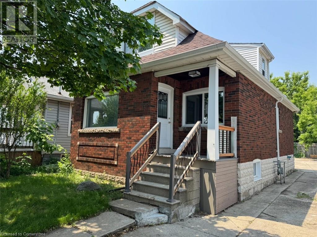Property at 149 WEIR Street N image 1