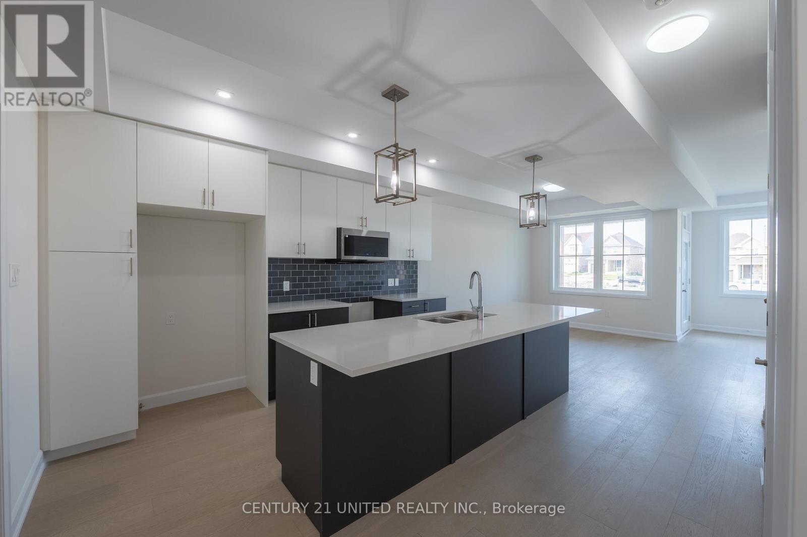 Property at 309 MULLIGHAN GARDENS image 4