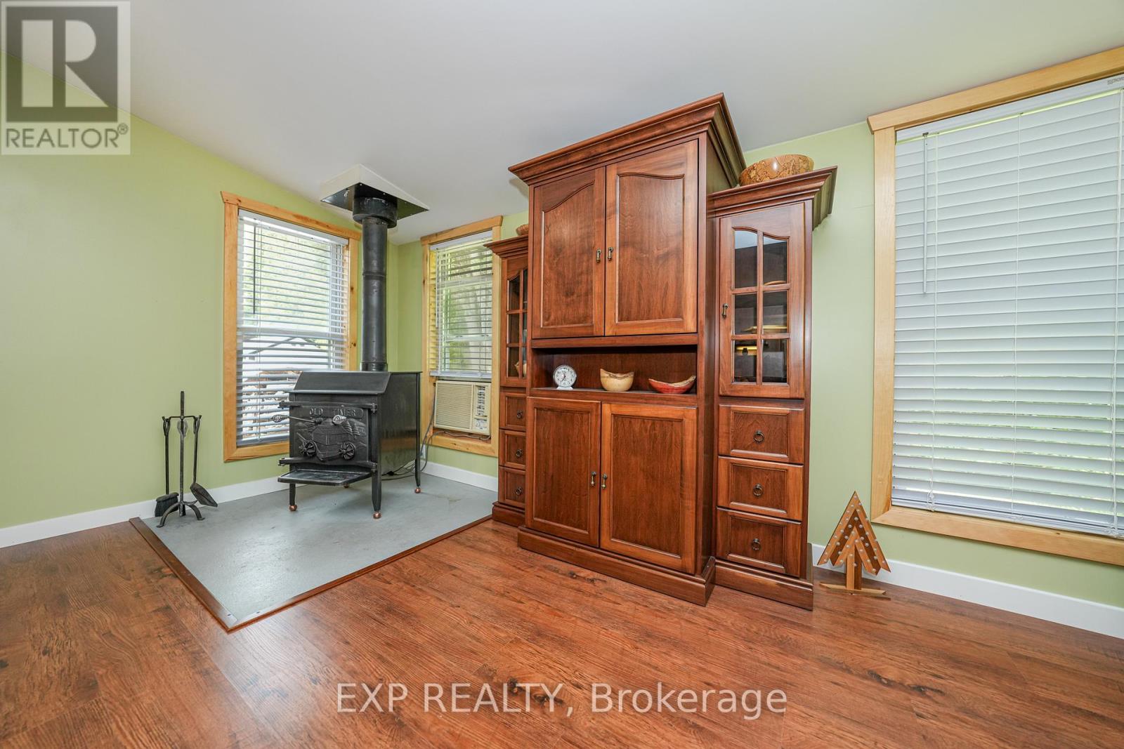 Photo 9 of 33 for 32207 Sylvan Road