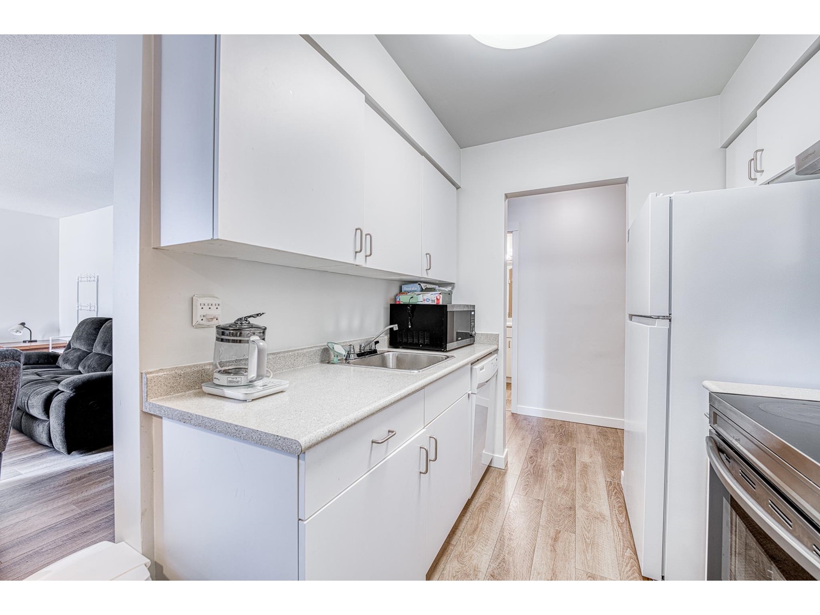 302 15288 100 Avenue, Surrey, British Columbia V3R 7V2 - Photo 7 - R3011324