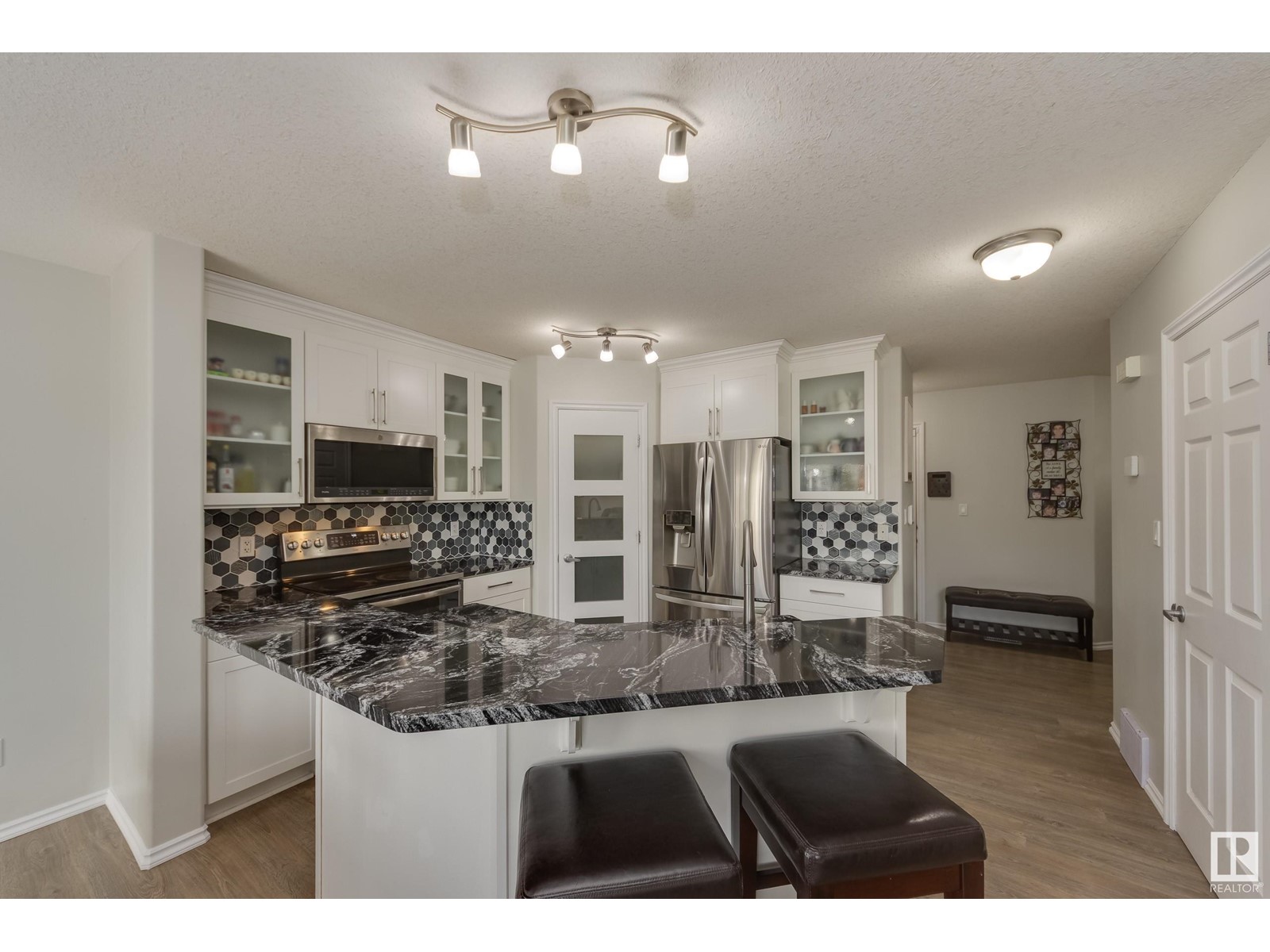146 Castle Dr Nw, Edmonton, Alberta  T5X 6J2 - Photo 6 - E4440902