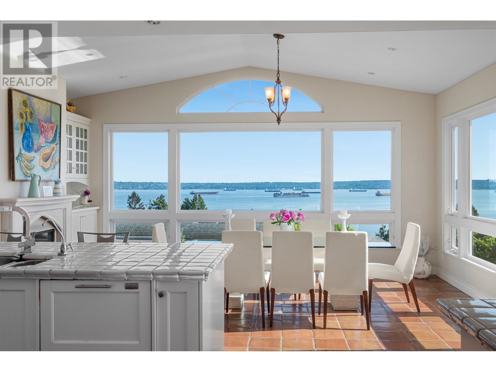 2632 OTTAWA AVENUE, West Vancouver, British Columbia