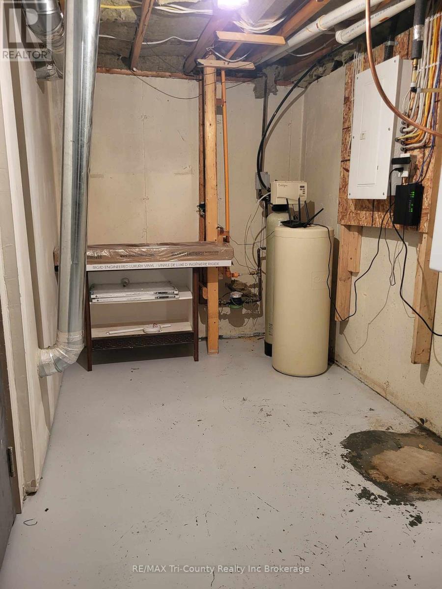 9 Nelson Street, Tillsonburg, Ontario  N4G 4T5 - Photo 17 - X12202738