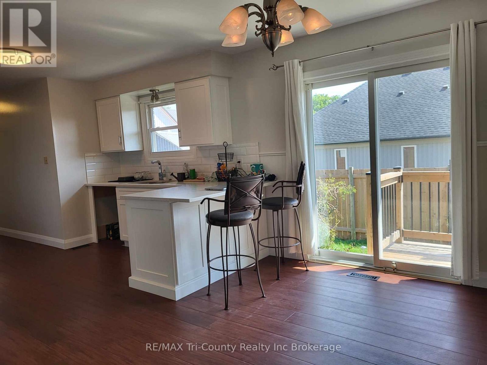 9 Nelson Street, Tillsonburg, Ontario  N4G 4T5 - Photo 8 - X12202738