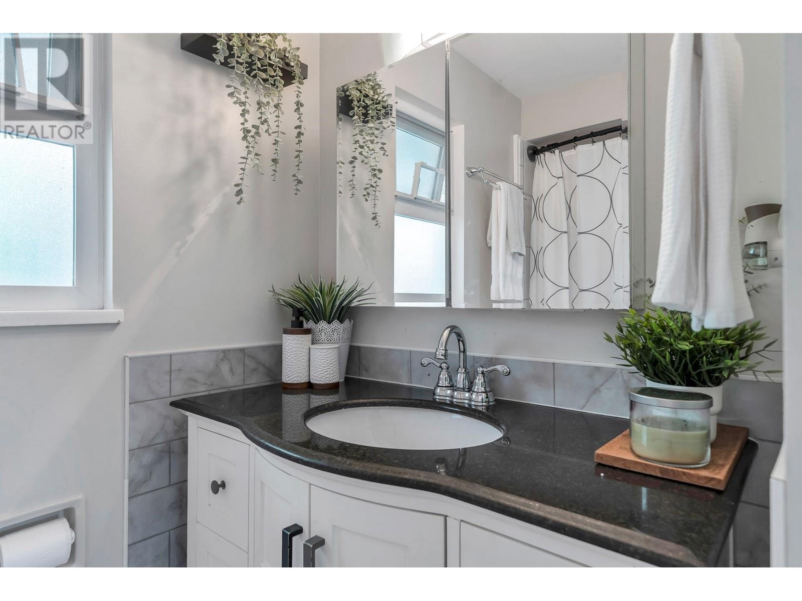 3822 Hunt Street, Richmond, British Columbia  V7E 2M3 - Photo 23 - R3012324