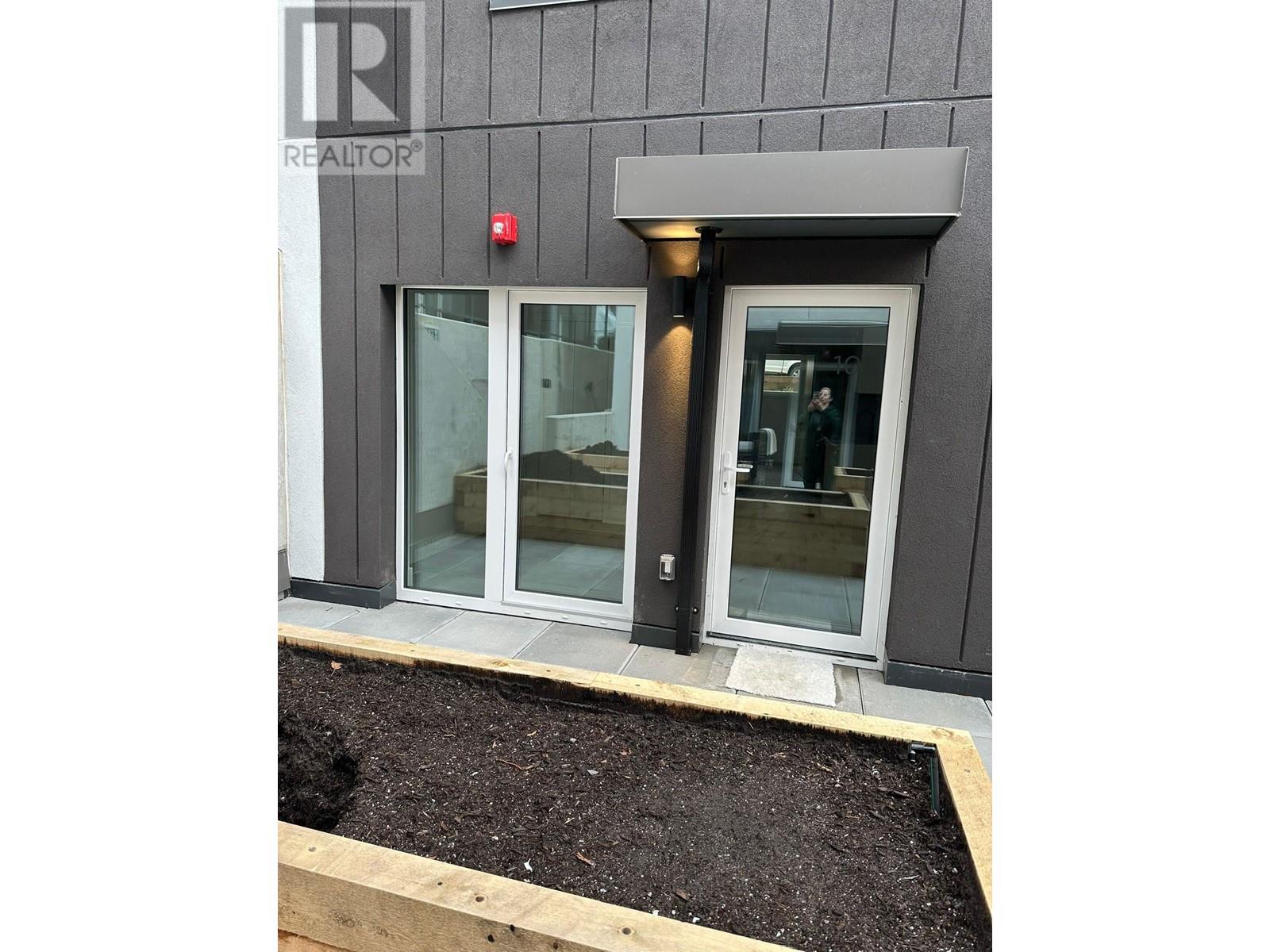 104 2075 E 1st Avenue, Vancouver, British Columbia  V5N 1A1 - Photo 4 - R3012300