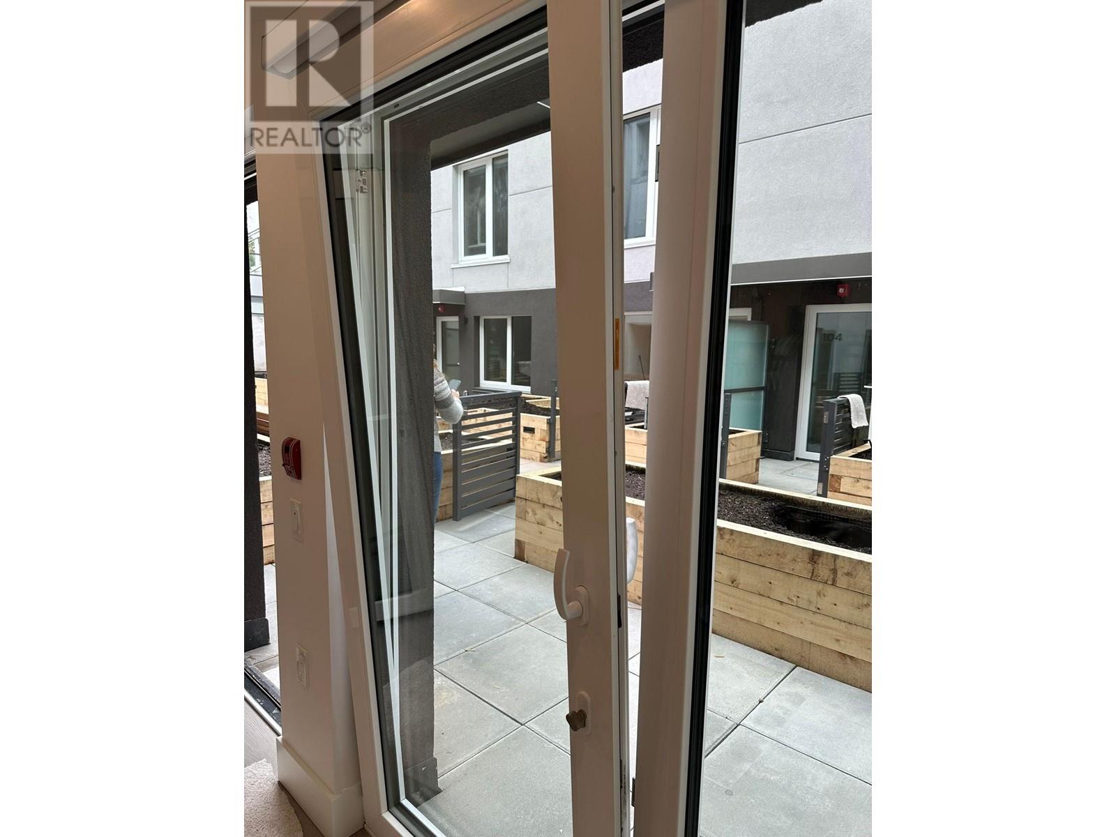 104 2075 E 1st Avenue, Vancouver, British Columbia  V5N 1A1 - Photo 6 - R3012300