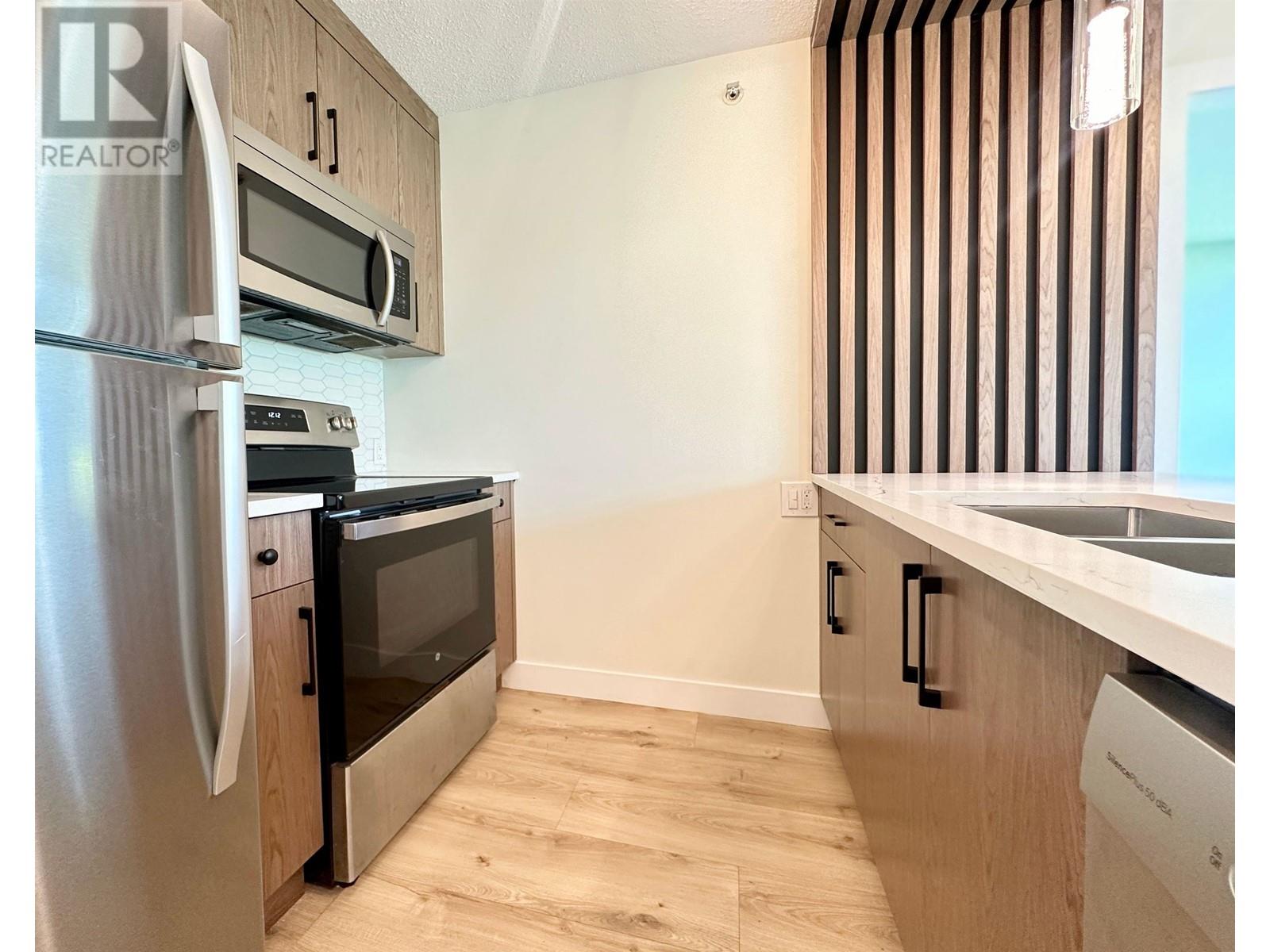 301 1367 Alberni Street, Vancouver, British Columbia  V6E 4R9 - Photo 1 - R3012325