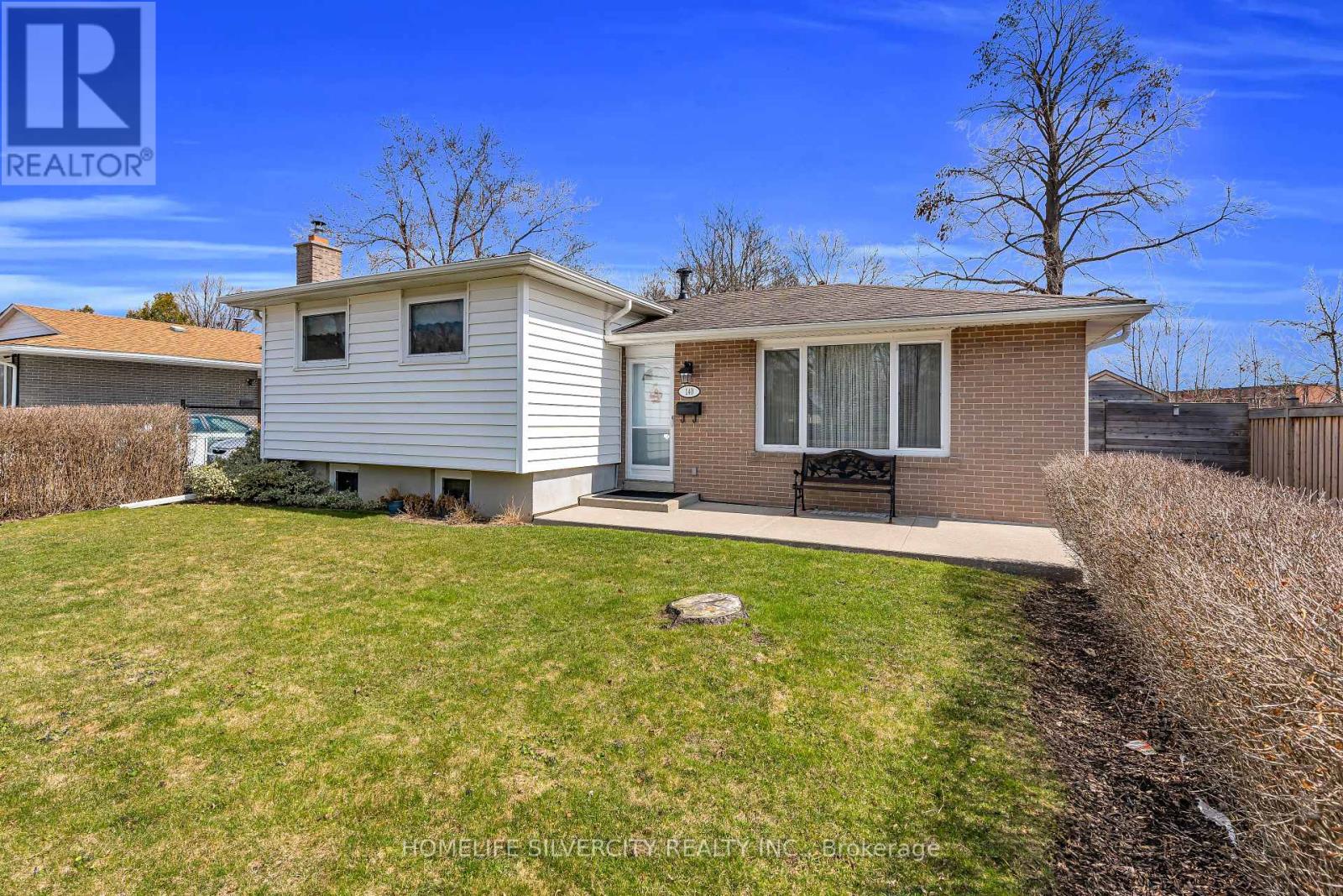 140 Folkstone Crescent, Brampton, Ontario  L6T 3M5 - Photo 2 - W12078025
