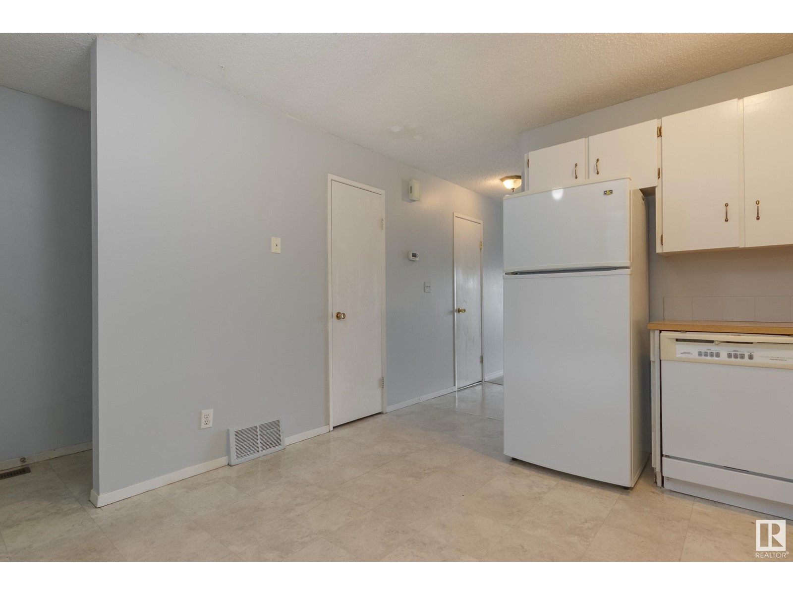 15730 84 St Nw, Edmonton, Alberta  T5Z 2P1 - Photo 9 - E4440904