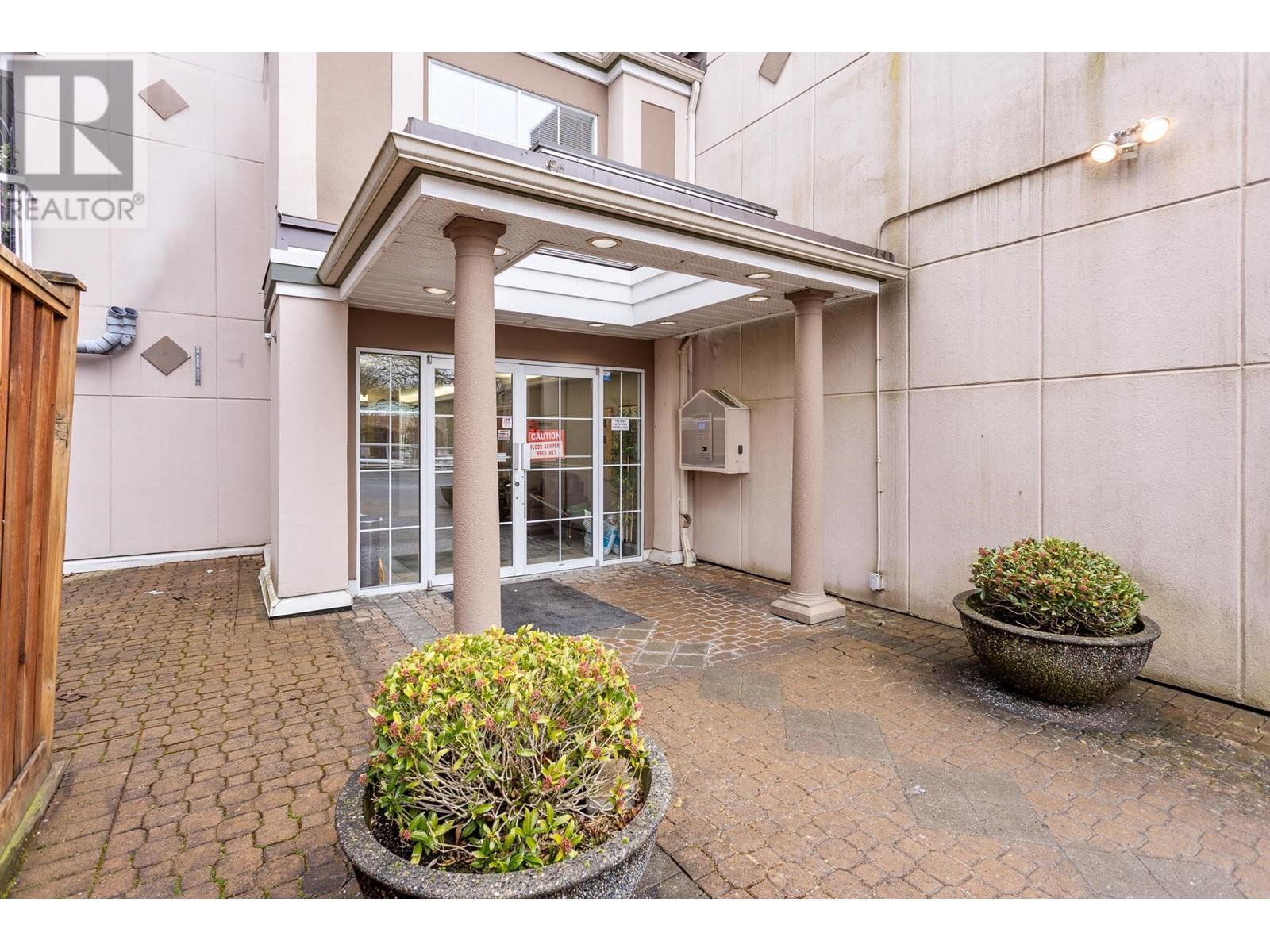 318 2678 Dixon Street, Port Coquitlam, British Columbia  V3C 6L7 - Photo 3 - R2968467