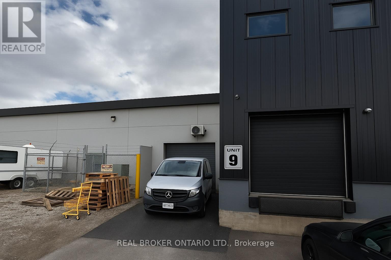 9 - 4256 Carroll Avenue, Niagara Falls, Ontario  L2E 7J2 - Photo 2 - X12063305