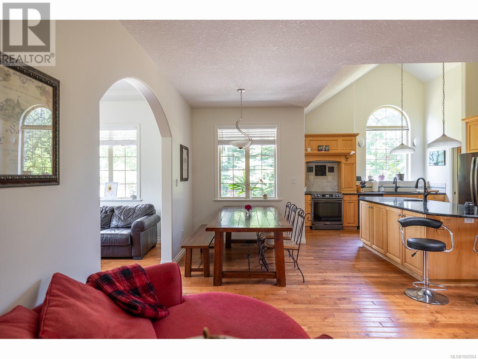 Property at 761 Rivers Edge Dr image 4