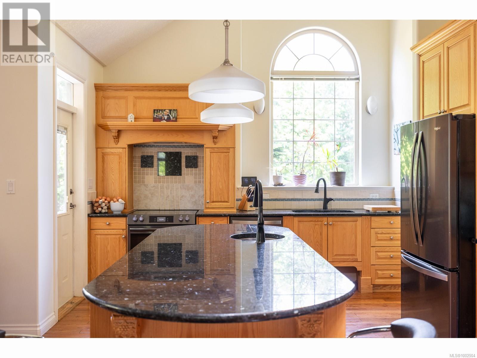Property at 761 Rivers Edge Dr image 3