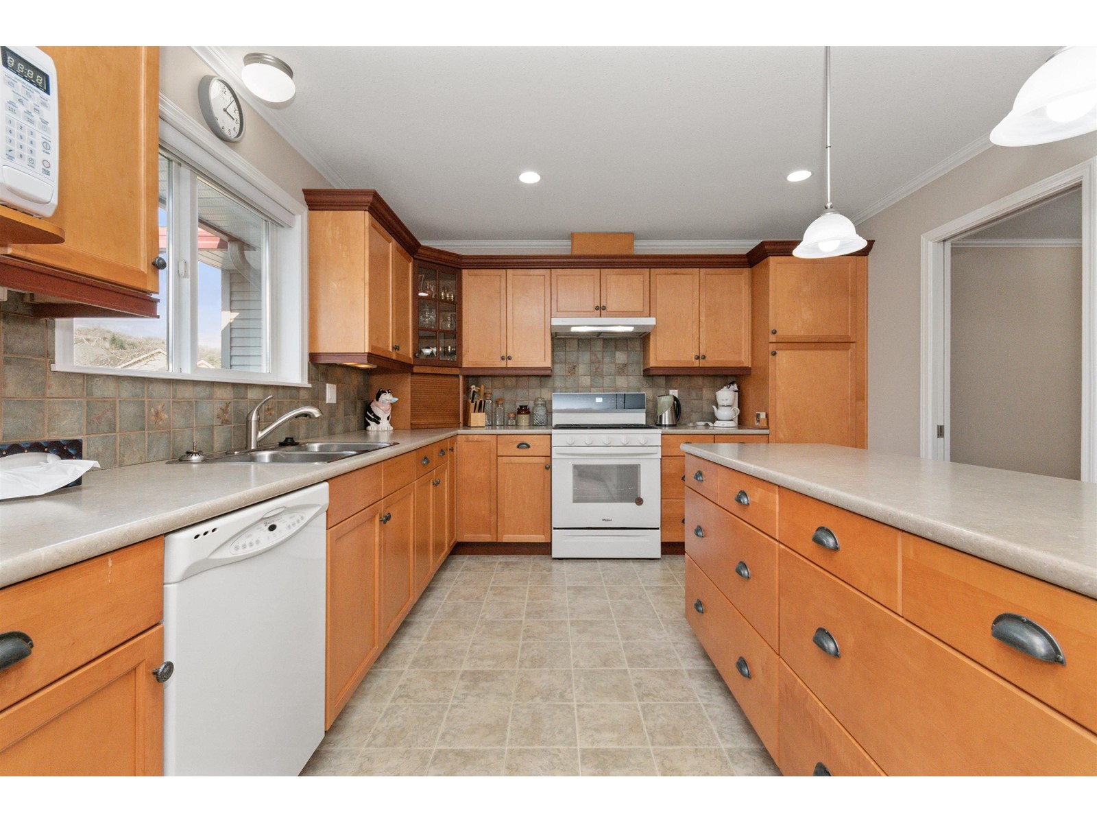 Property at 16 7330 ELM ROAD image 4