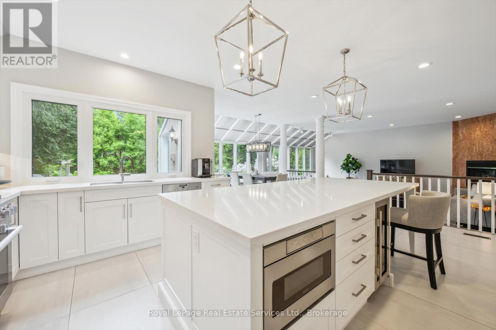 480 Chartwell Road, Oakville, Ontario  L6J 4A5 - Photo 10 - W12202714