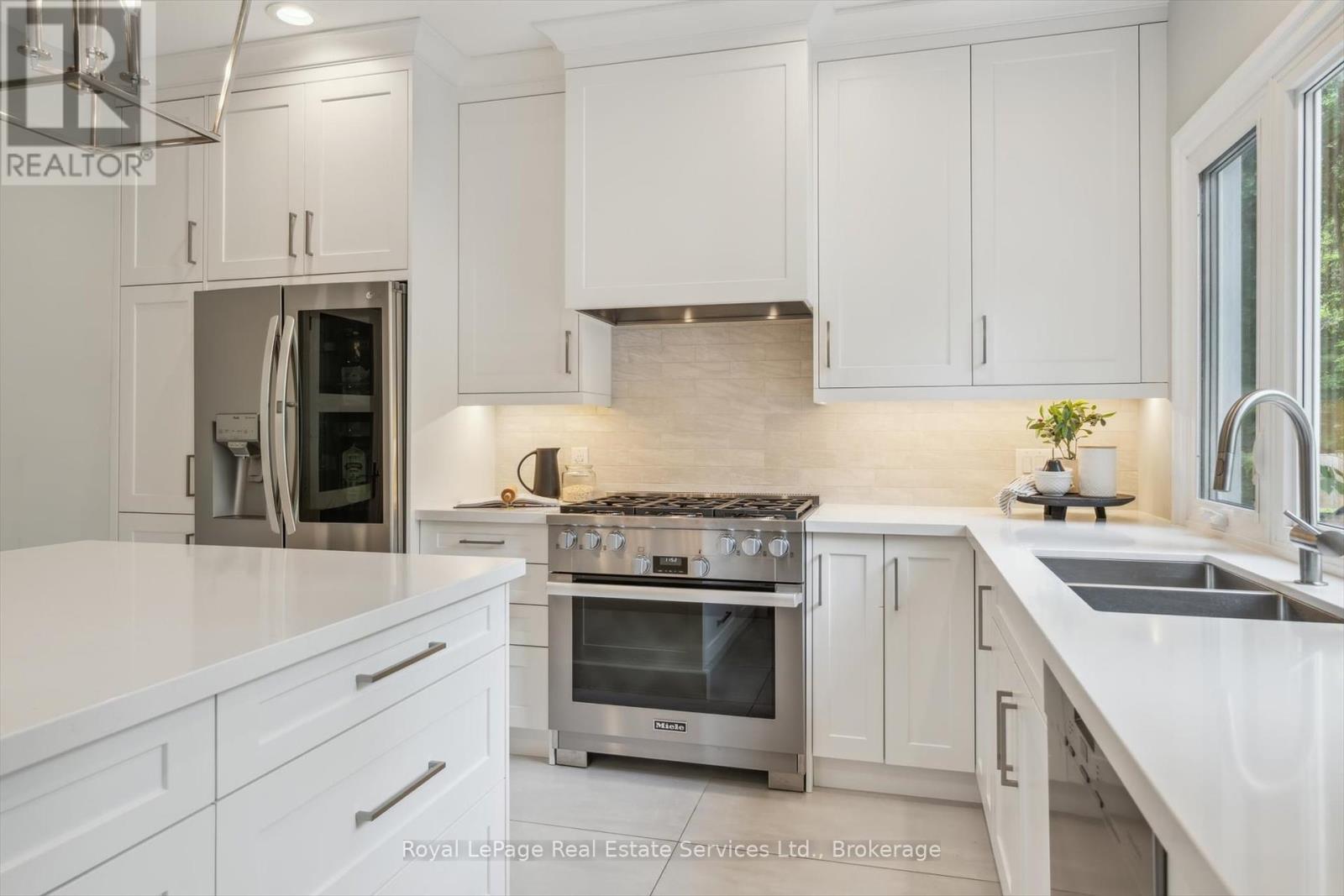 480 Chartwell Road, Oakville, Ontario  L6J 4A5 - Photo 9 - W12202714