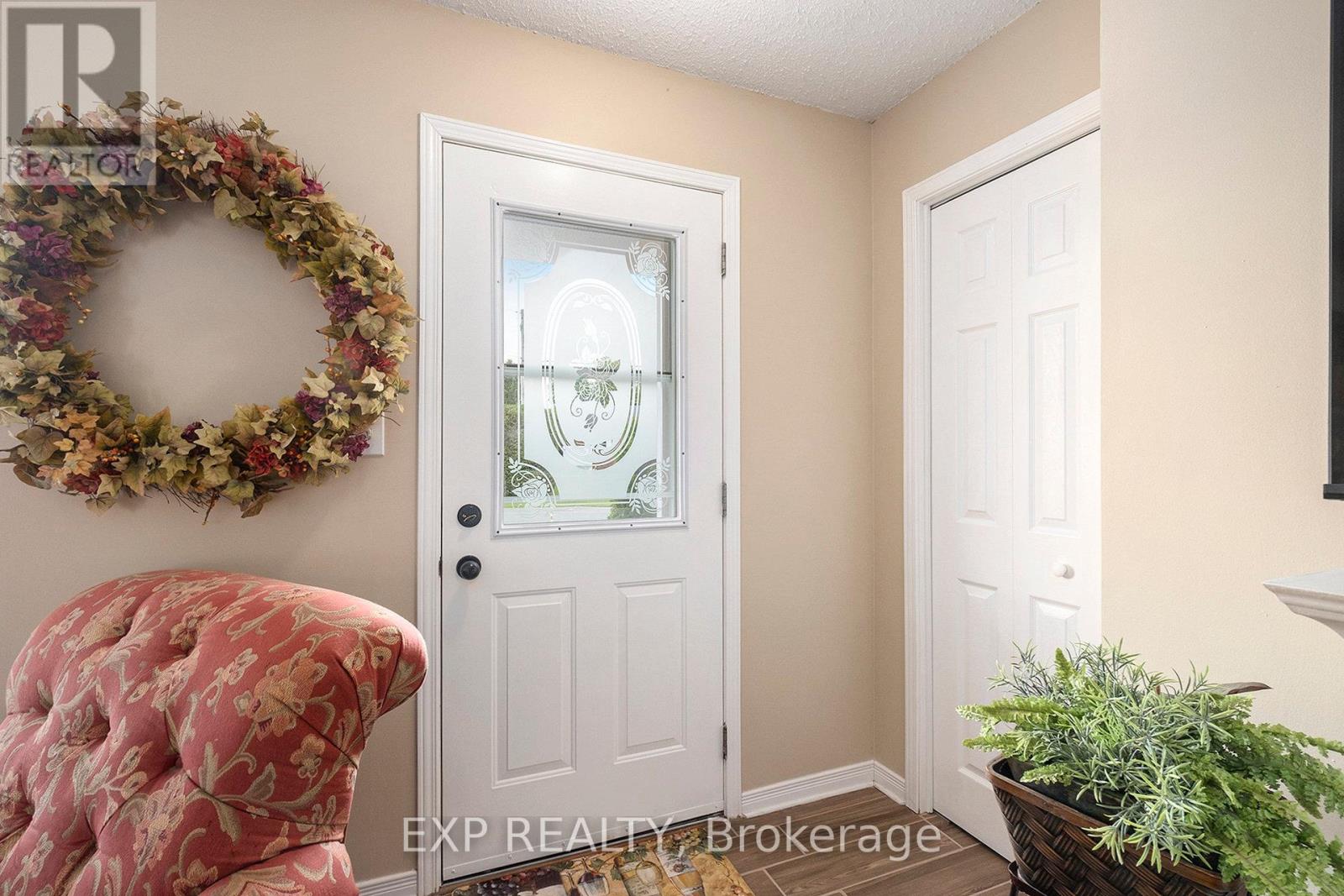36 Desnoyers Street, Casselman, Ontario  K0A 1M0 - Photo 5 - X12202784