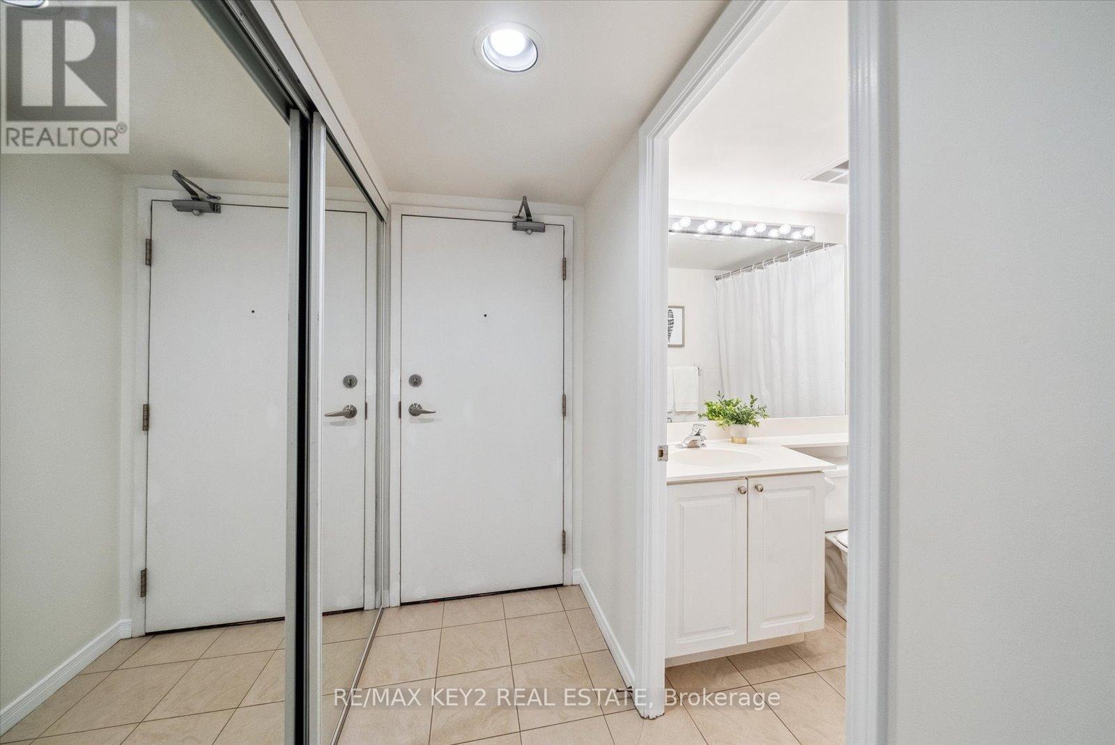 206 - 30 Harrison Garden Boulevard, Toronto, Ontario  M2N 7A9 - Photo 3 - C12202542