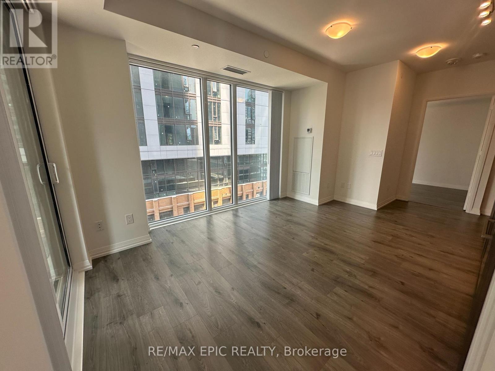 1703 - 8 Widmer Street, Toronto, Ontario  M5V 2E7 - Photo 6 - C12202562