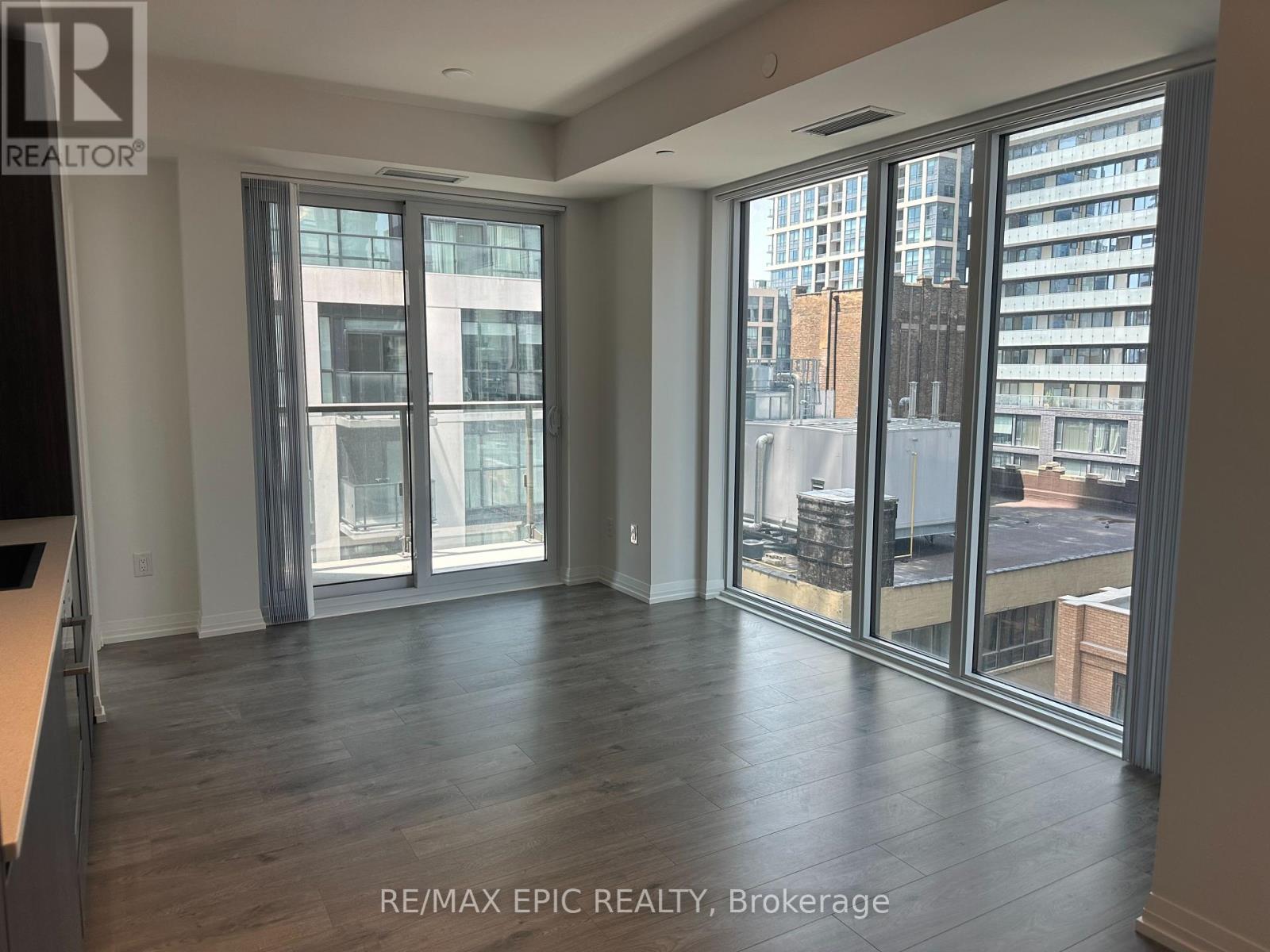 1703 - 8 Widmer Street, Toronto, Ontario  M5V 2E7 - Photo 7 - C12202562