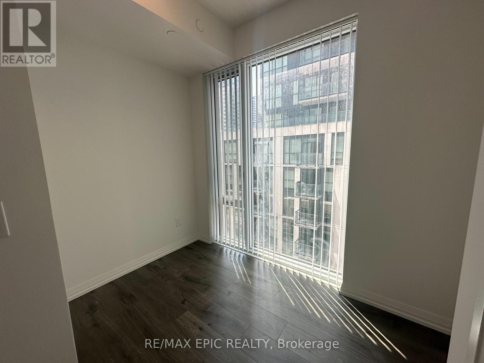 1703 - 8 Widmer Street, Toronto, Ontario  M5V 2E7 - Photo 9 - C12202562