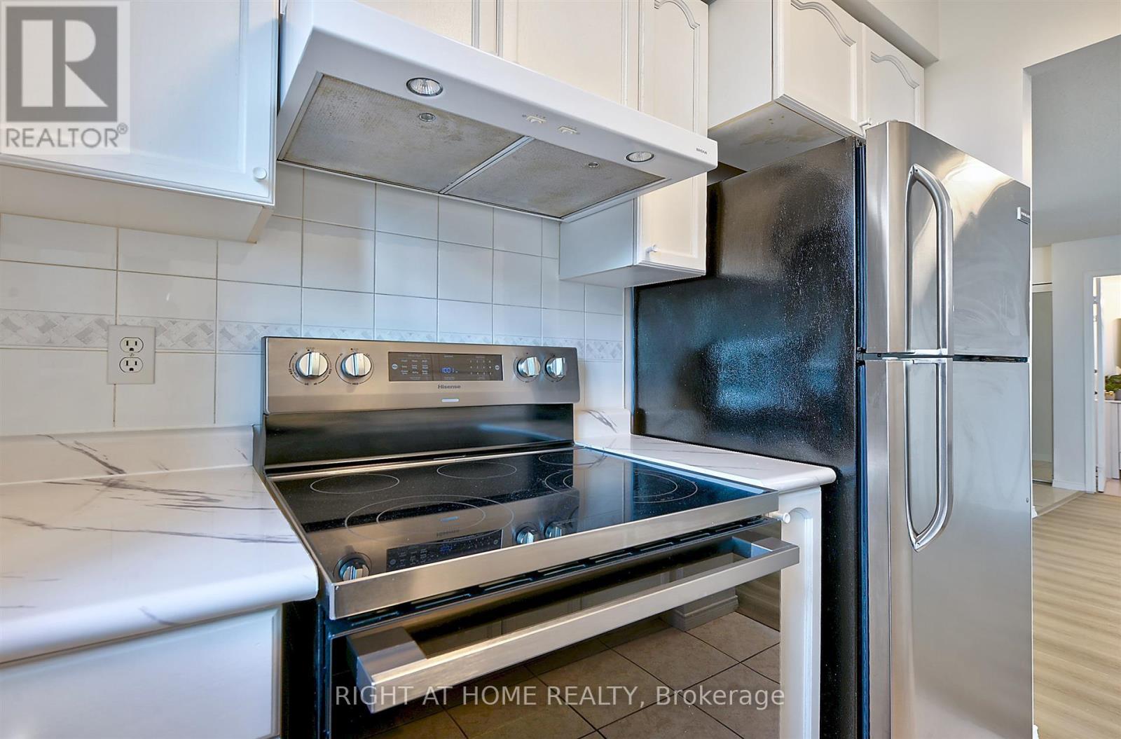 903 - 1 Pemberton Avenue, Toronto (Newtonbrook East), Ontario  M2M 4K9 - Photo 8 - C12202744