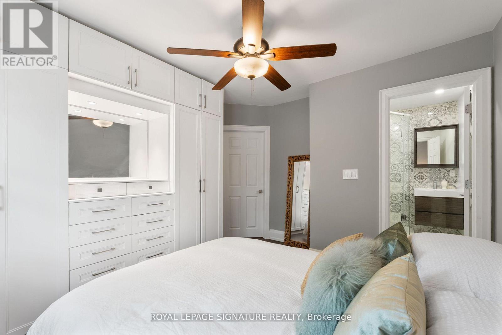 40 Southvale Drive, Toronto, Ontario  M4G 1G3 - Photo 15 - C12202761