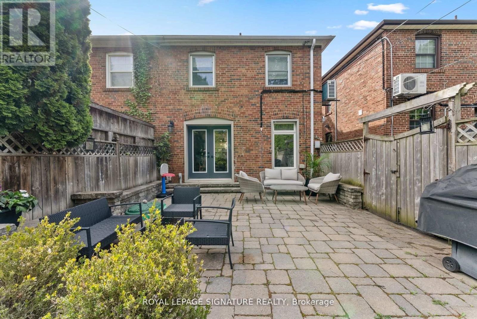 40 Southvale Drive, Toronto, Ontario  M4G 1G3 - Photo 24 - C12202761
