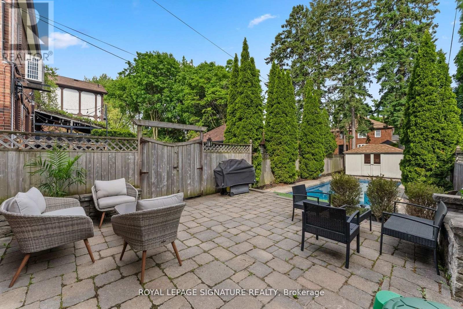 40 Southvale Drive, Toronto, Ontario  M4G 1G3 - Photo 28 - C12202761
