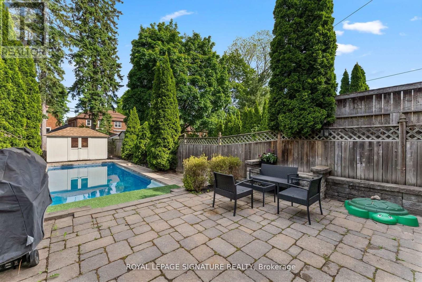 40 Southvale Drive, Toronto, Ontario  M4G 1G3 - Photo 30 - C12202761
