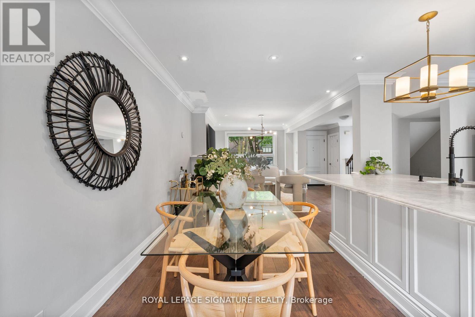 40 Southvale Drive, Toronto, Ontario  M4G 1G3 - Photo 7 - C12202761