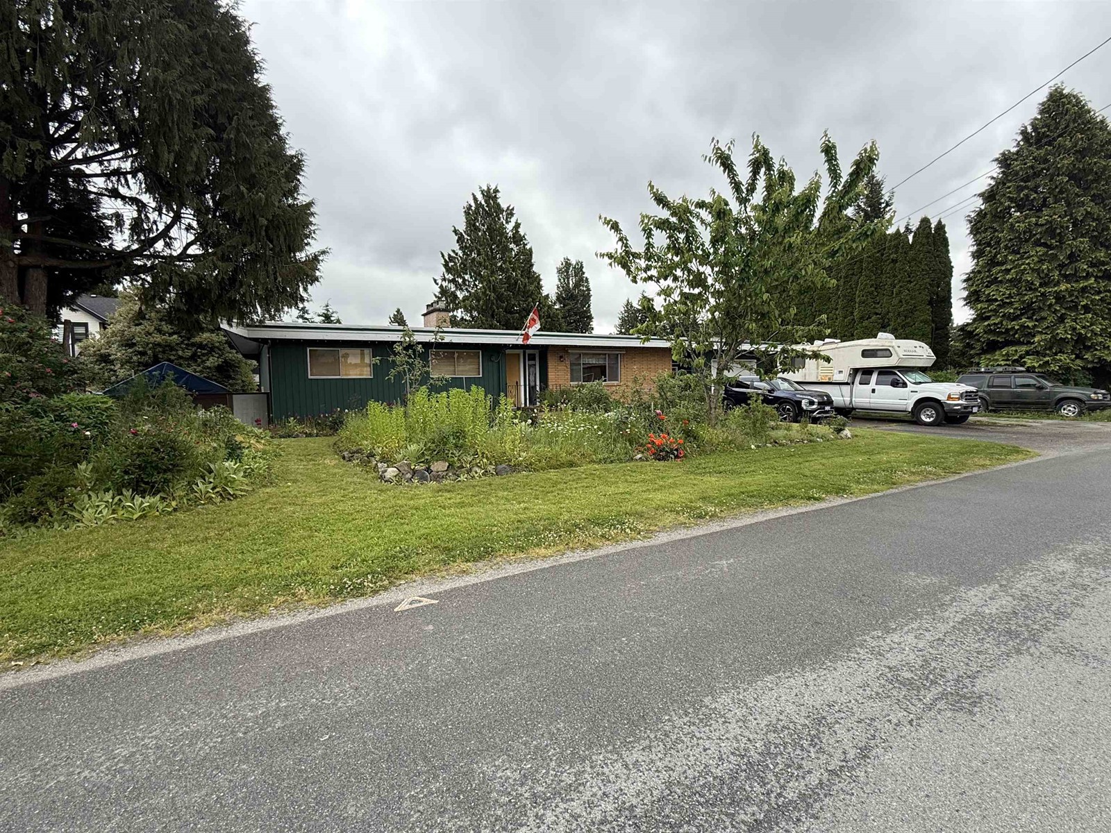 2308 Bakerview Street, Abbotsford, British Columbia  V2T 3B4 - Photo 2 - R3009044