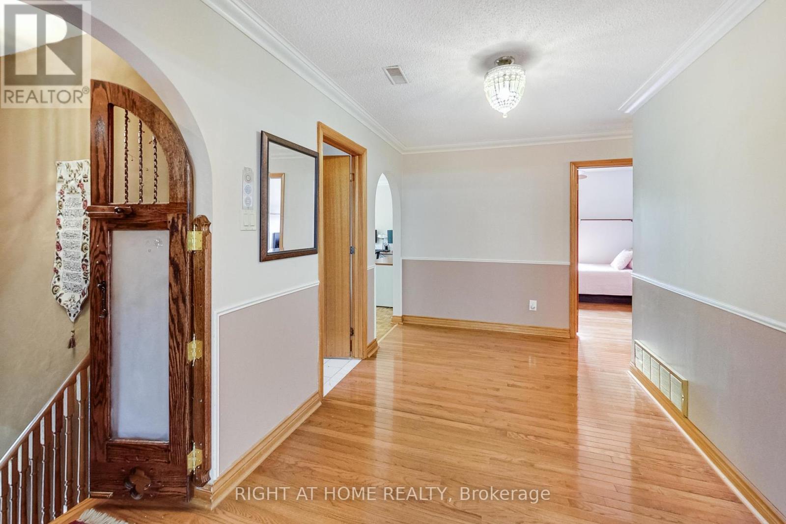 8 Suraty Avenue, Toronto (Bendale), Ontario  M1P 4E1 - Photo 16 - E12202563