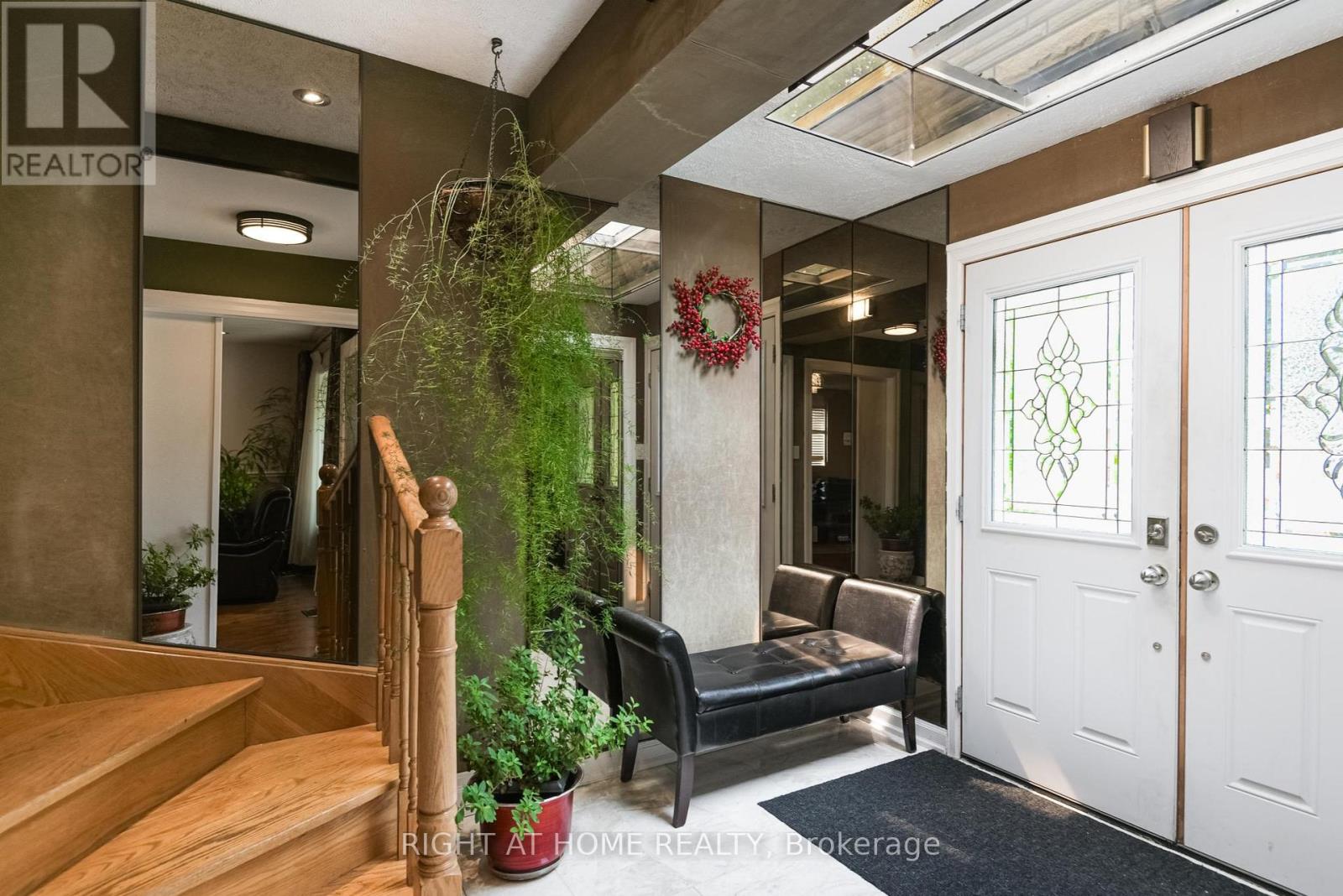 8 Suraty Avenue, Toronto (Bendale), Ontario  M1P 4E1 - Photo 3 - E12202563