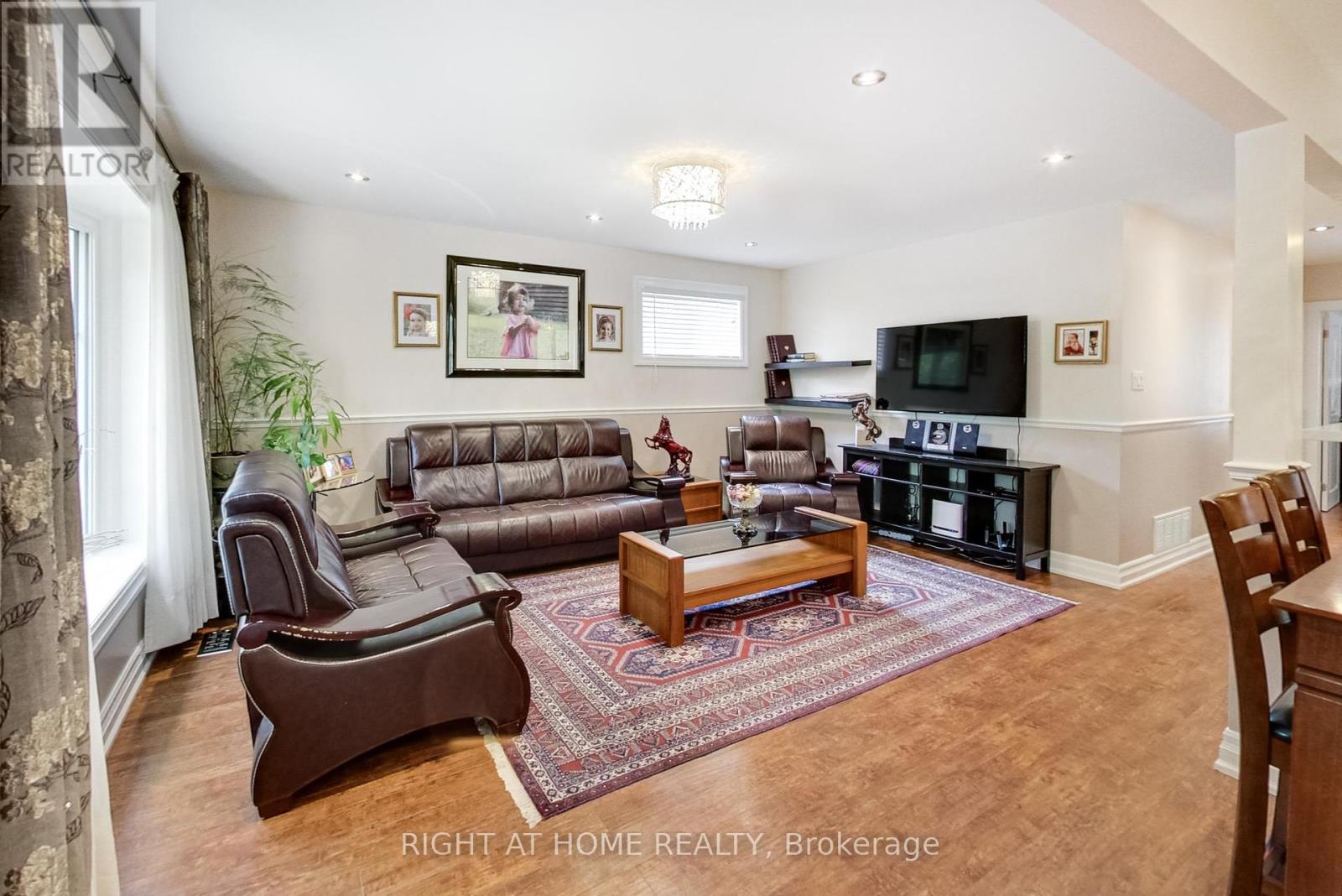 8 Suraty Avenue, Toronto (Bendale), Ontario  M1P 4E1 - Photo 5 - E12202563