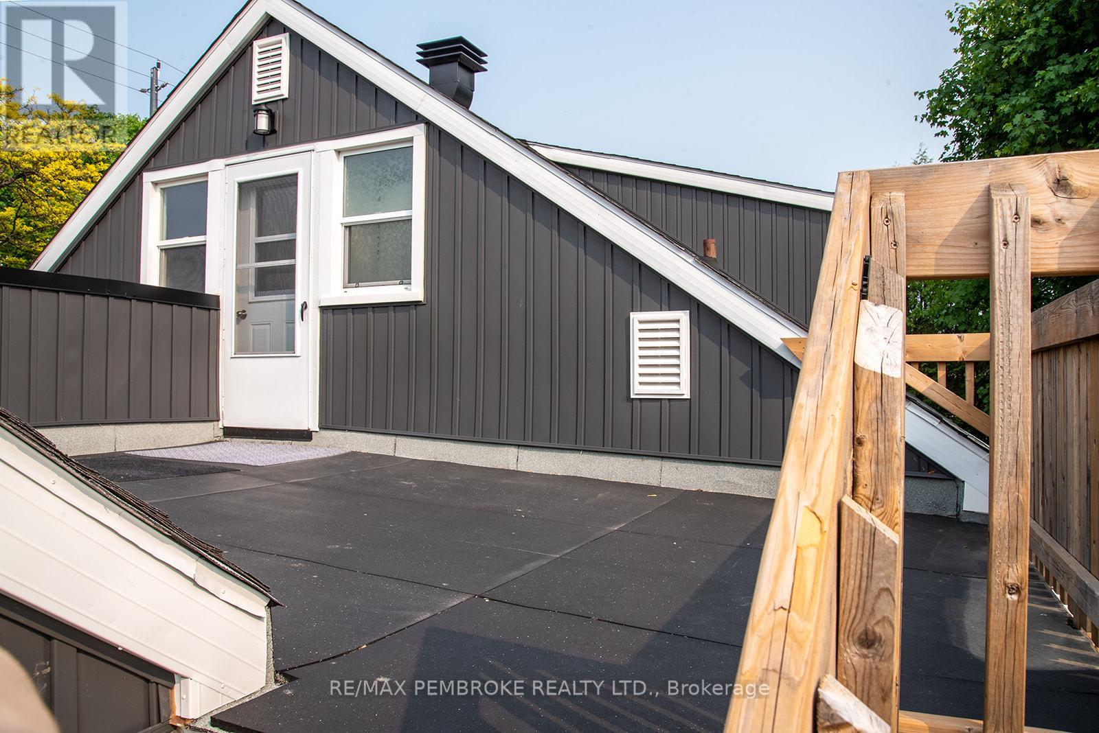 1206 Pembroke Street E, Laurentian Valley, Ontario  K8A 7R7 - Photo 40 - X12202704