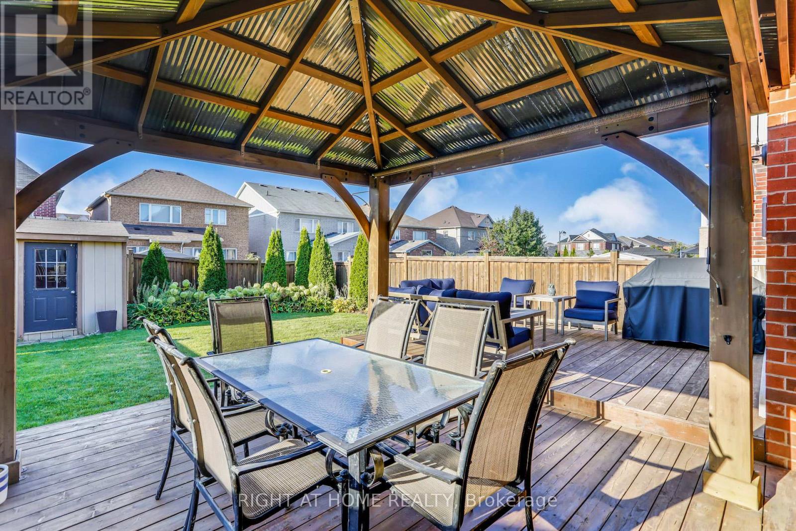 19 Amberwing Landing, Bradford West Gwillimbury, Ontario  L3Z 0H9 - Photo 4 - N12202565
