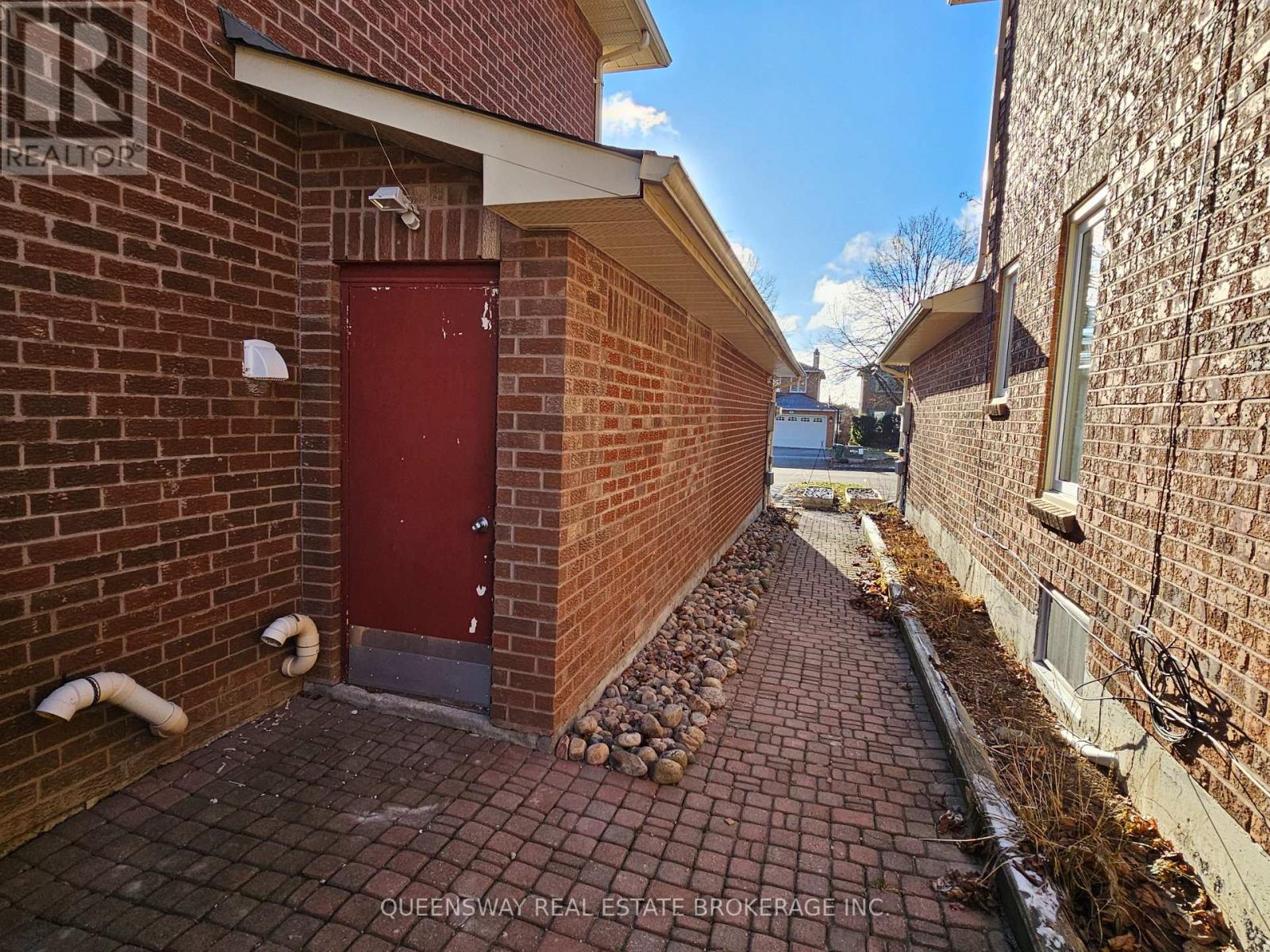 Lower Level - 36 April Gardens, Aurora, Ontario  L4G 4R6 - Photo 2 - N12202587