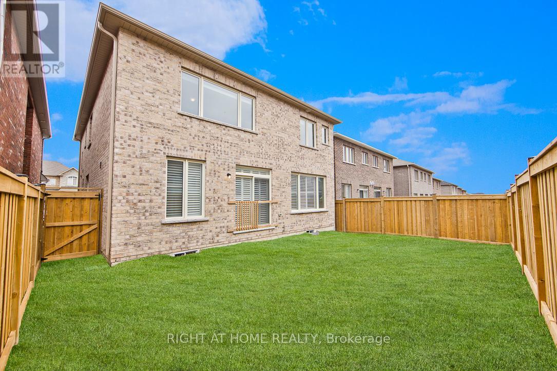 46 Frederick Taylor Way, East Gwillimbury, Ontario  L0G 1M0 - Photo 25 - N12202684