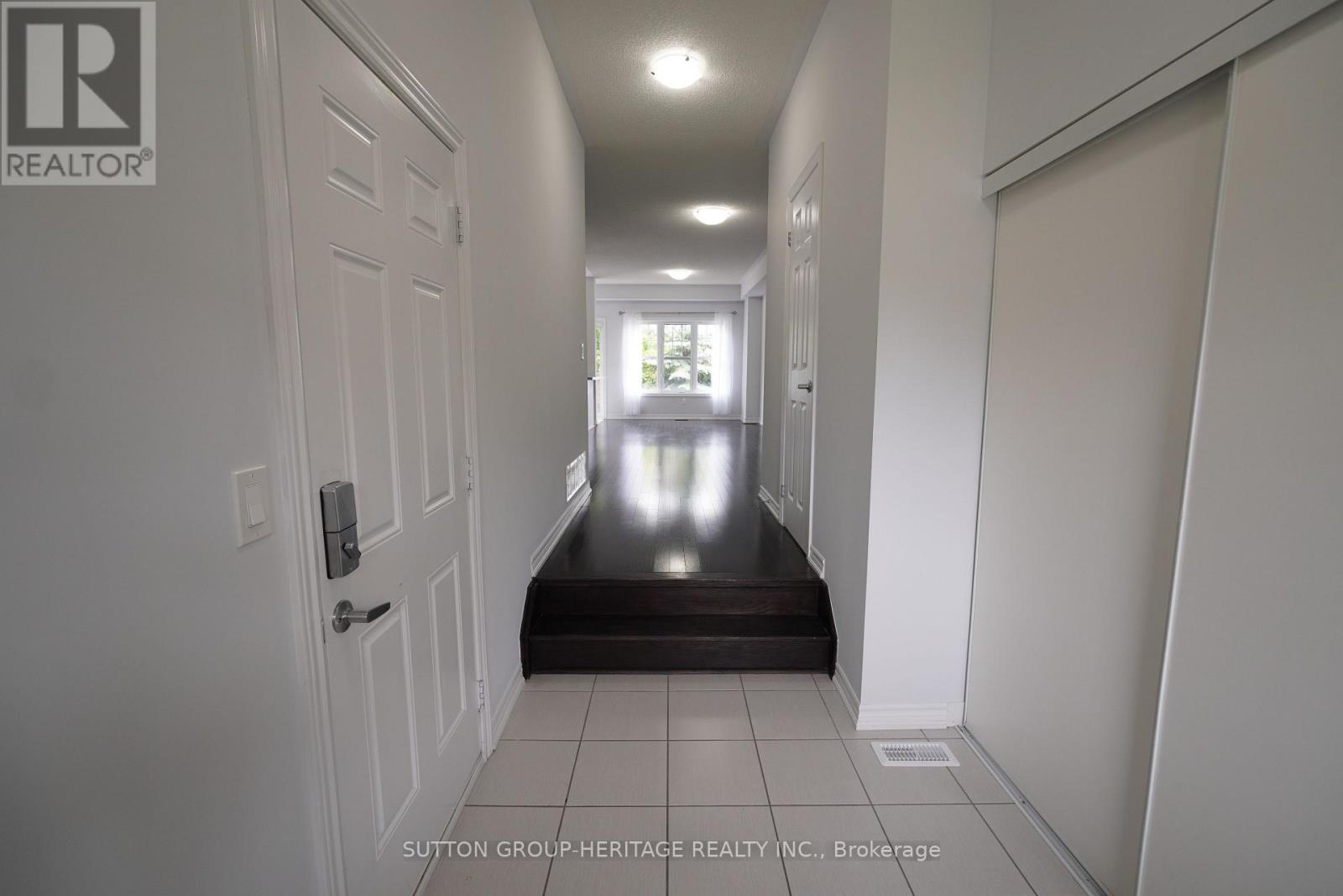 166 Boadway Crescent, Whitchurch-Stouffville, Ontario  L4A 1Y5 - Photo 5 - N12202727