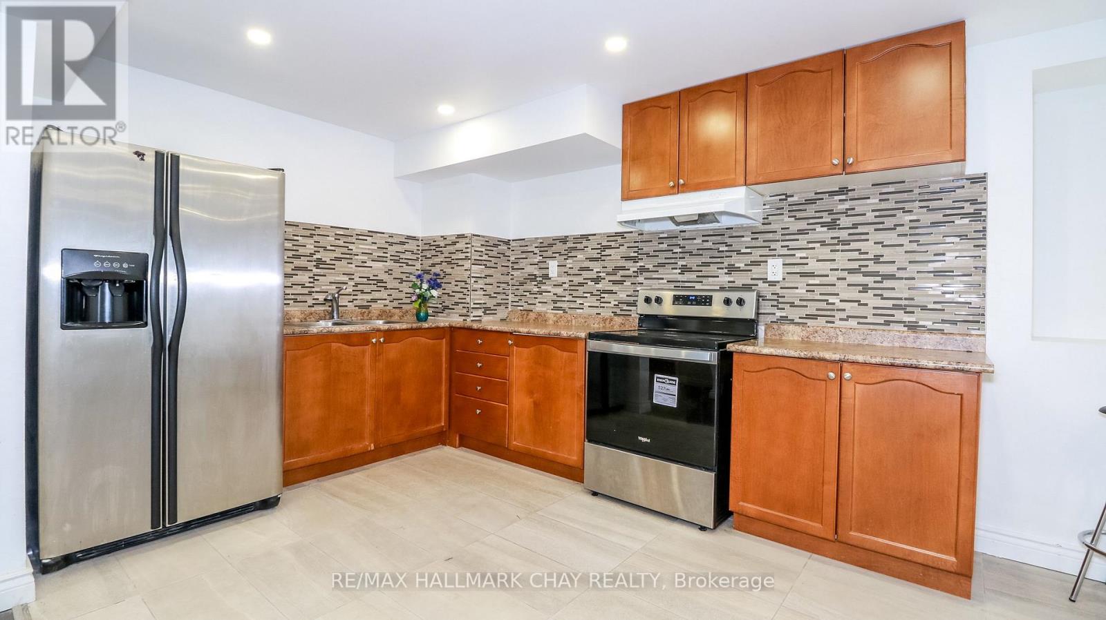 Lower - 150 Birkhall Place, Barrie (Innis-Shore), Ontario  L4N 0K8 - Photo 10 - S12202513